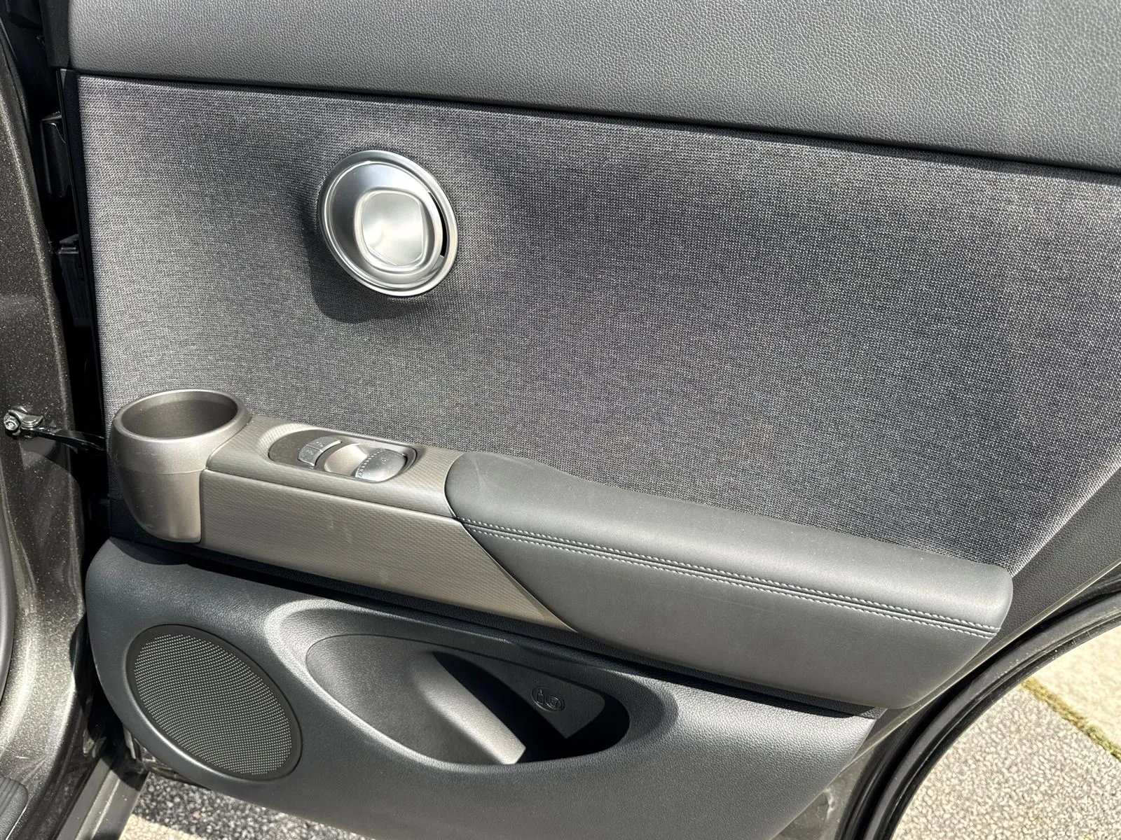 2025 GENESIS GV60 Standard - Photo 16