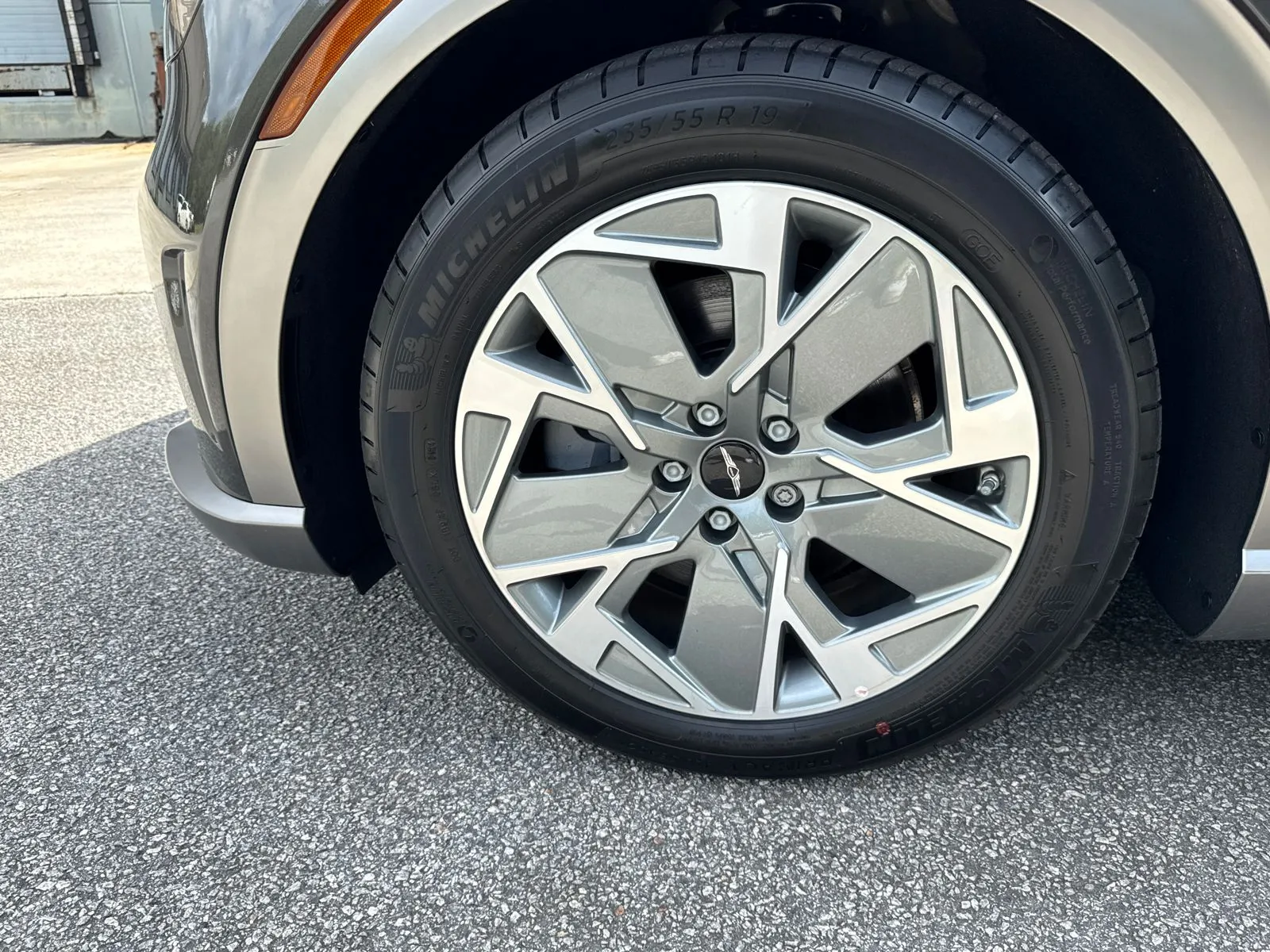 2025 GENESIS GV60 Standard - Photo 11