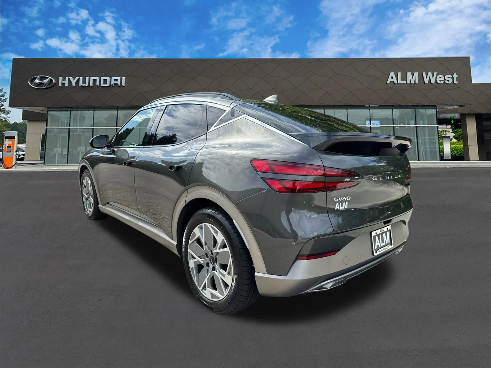 2025 GENESIS GV60 Standard - Photo 7