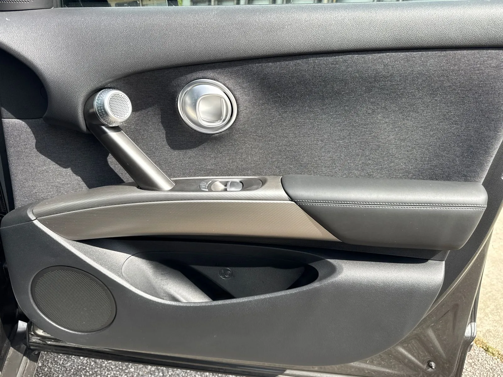 2025 GENESIS GV60 Standard - Photo 14