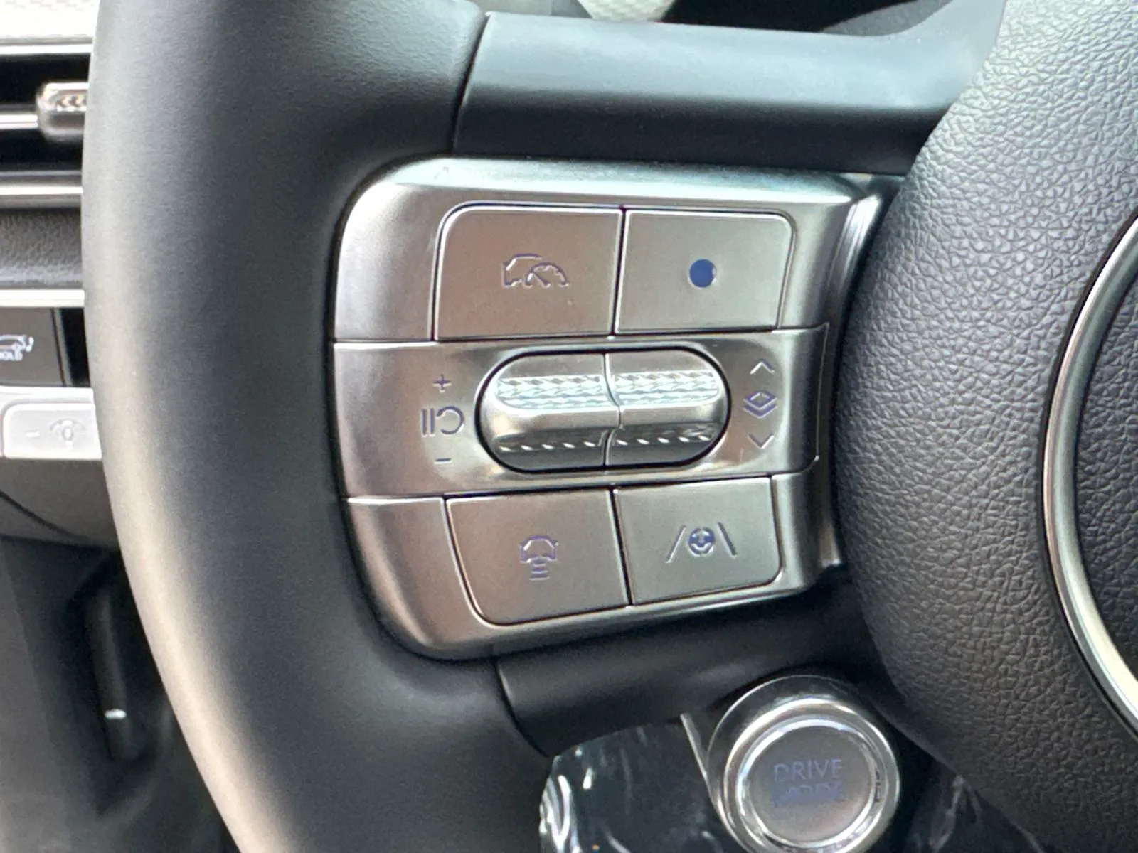 2025 GENESIS GV60 Standard - Photo 25