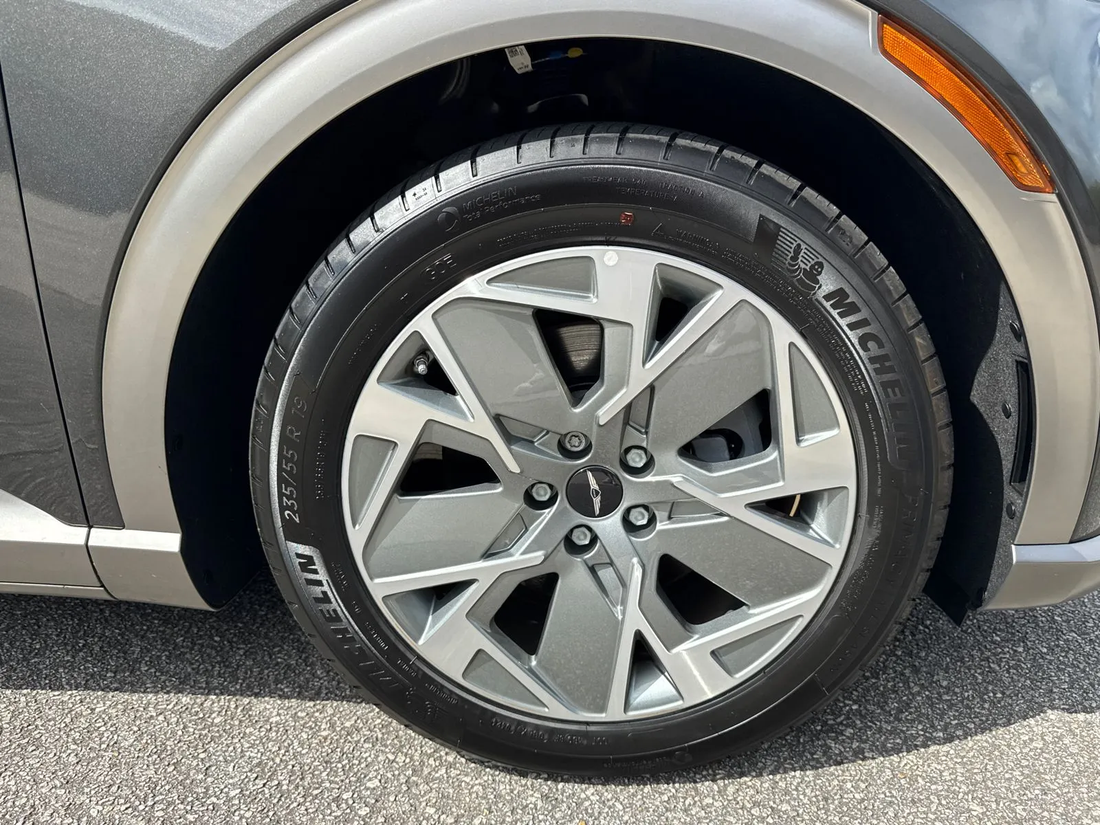 2025 GENESIS GV60 Standard - Photo 12