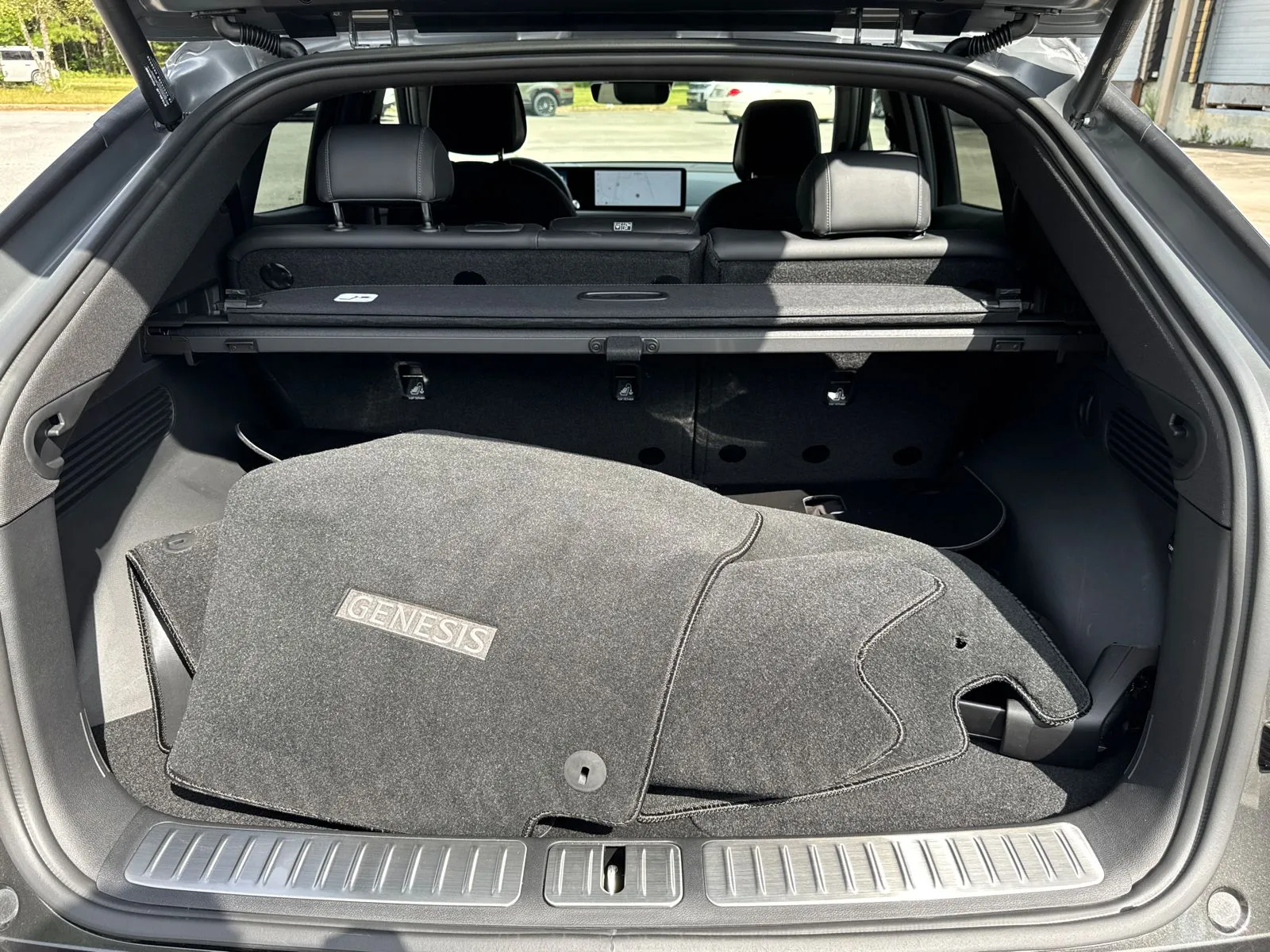 2025 GENESIS GV60 Standard - Photo 18