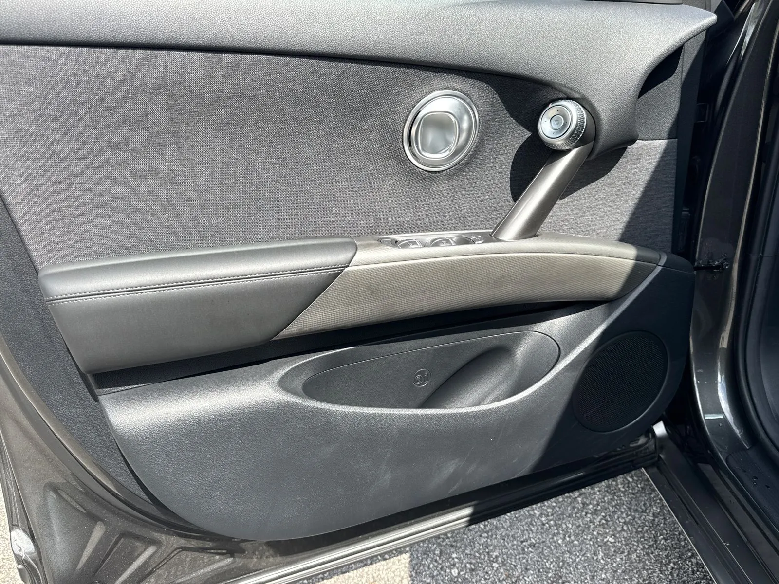 2025 GENESIS GV60 Standard - Photo 10