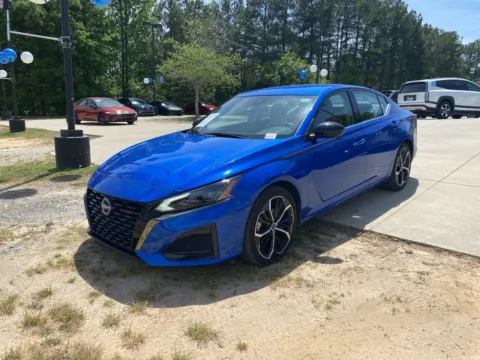 Photos of 2025 Nissan Altima 2.5 SR for sale in Lithia Springs, GA at ALM Hyundai West