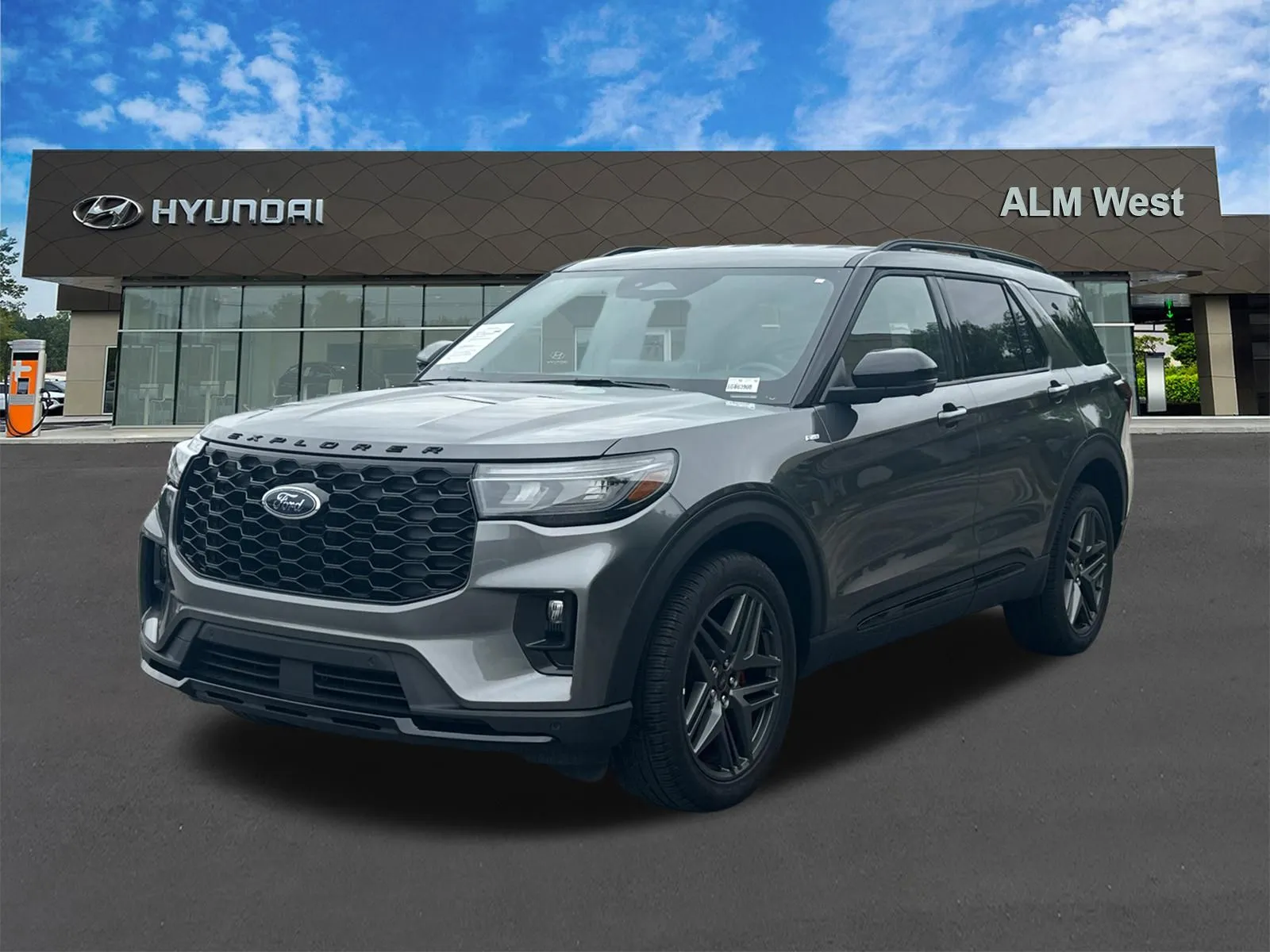 2025 Ford Explorer ST-Line