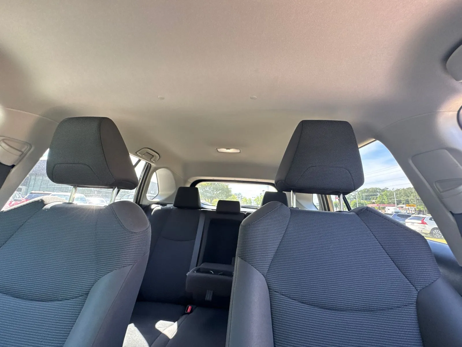 2025 Toyota RAV4 LE - Photo 30