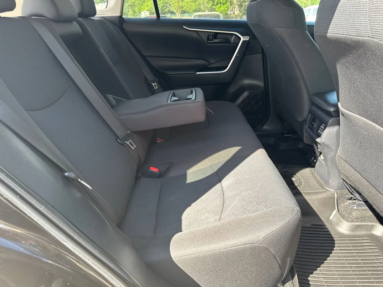 2025 Toyota RAV4 LE - Photo 15
