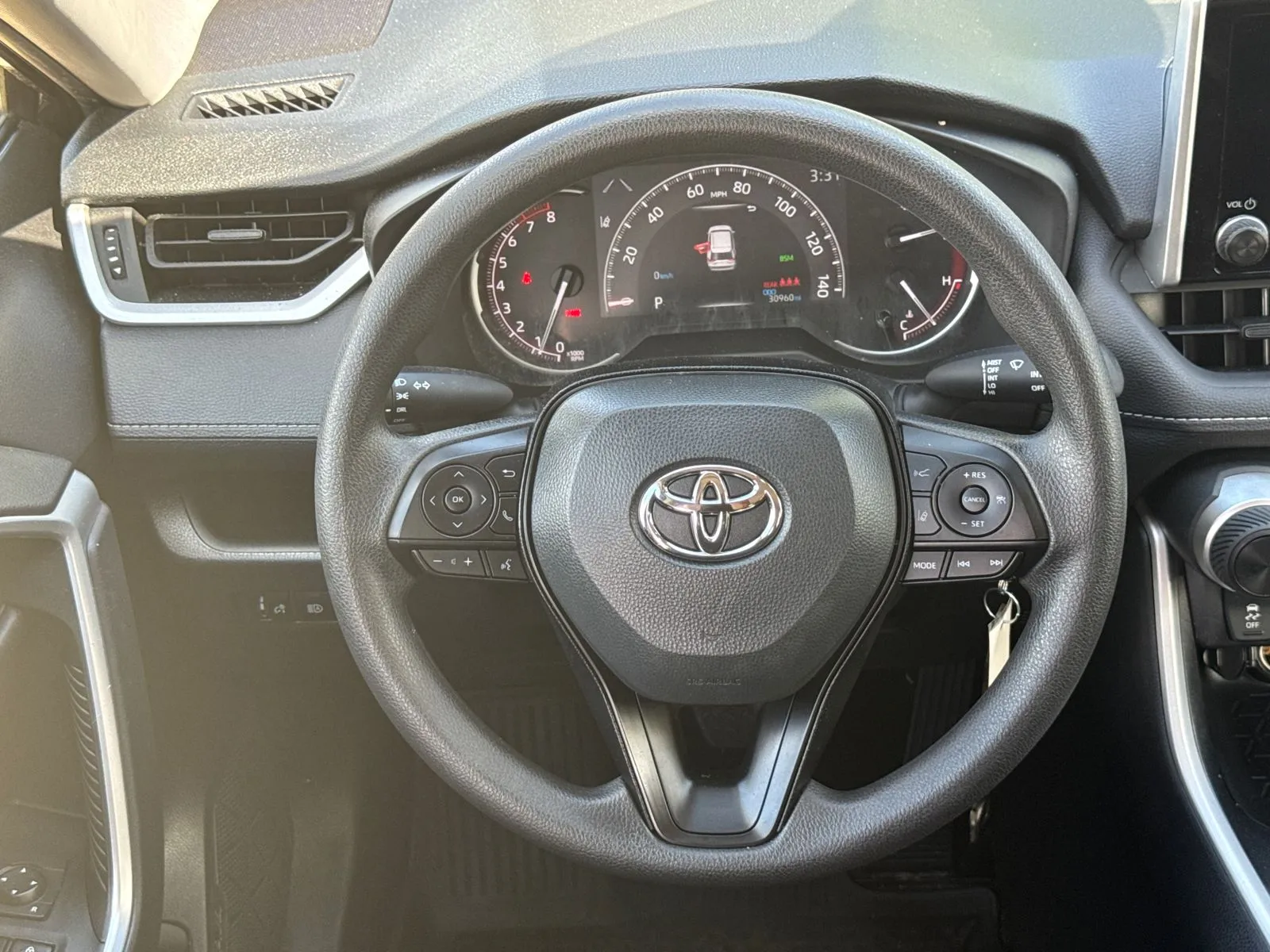 2025 Toyota RAV4 LE - Photo 23