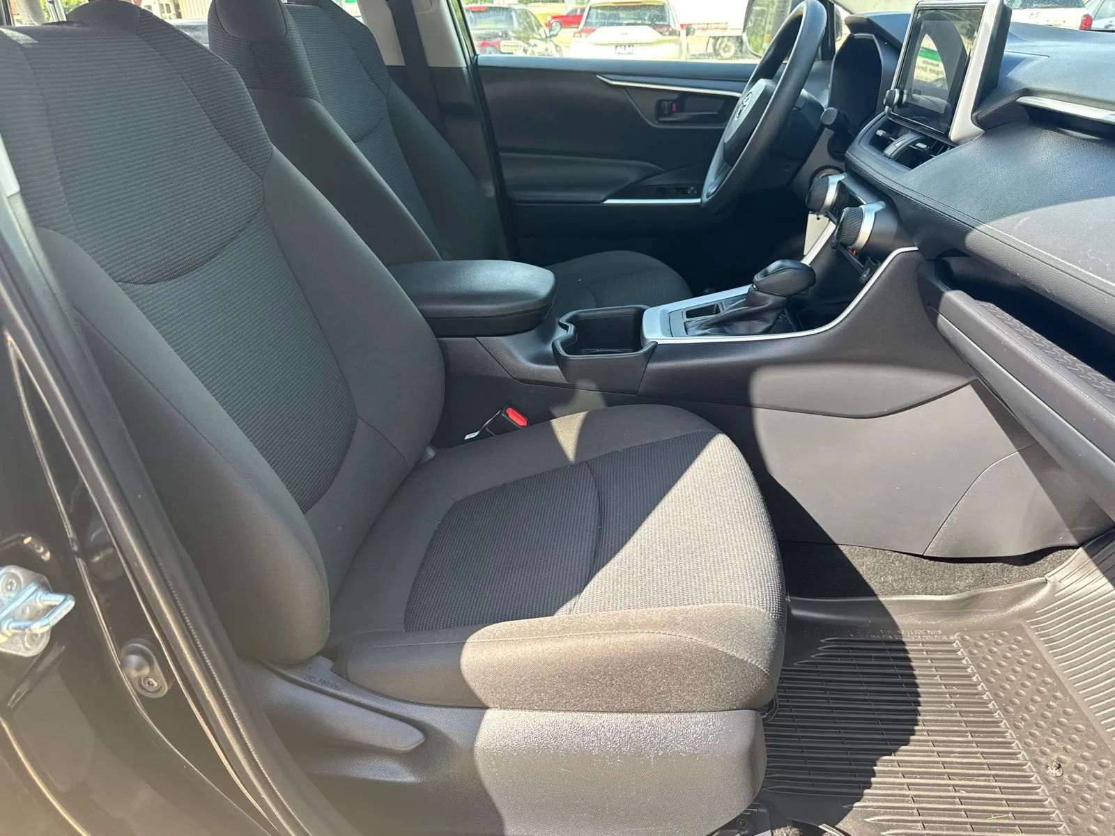 2025 Toyota RAV4 LE - Photo 13