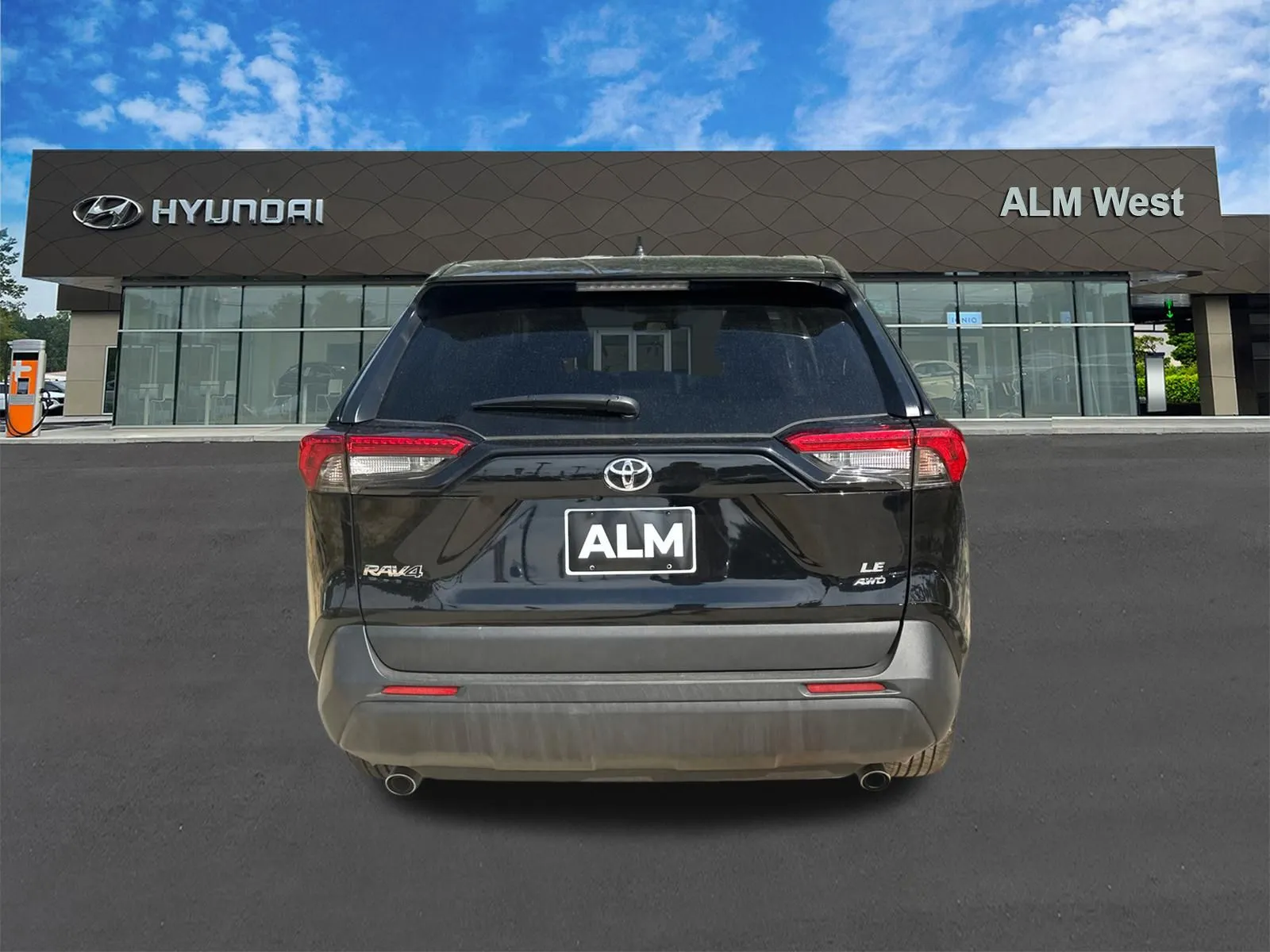 2025 Toyota RAV4 LE - Photo 6