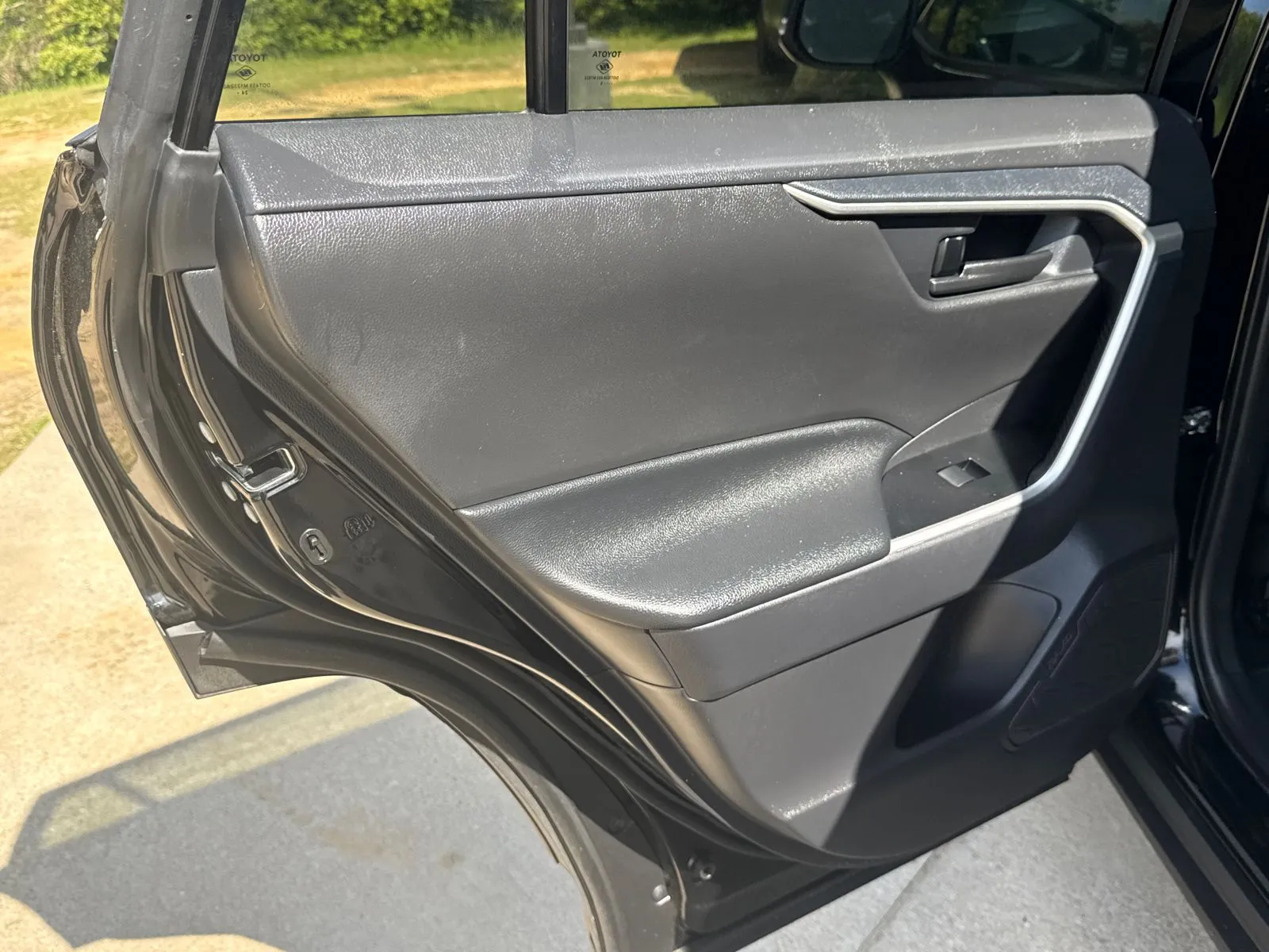 2025 Toyota RAV4 LE - Photo 21
