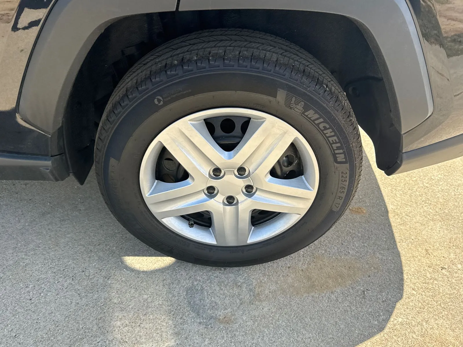 2025 Toyota RAV4 LE - Photo 19