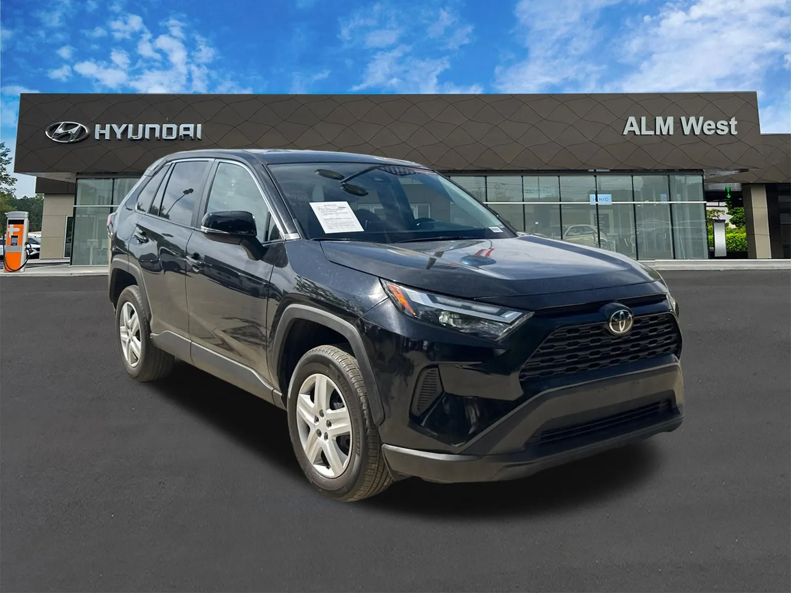 2025 Toyota RAV4 LE - Photo 3