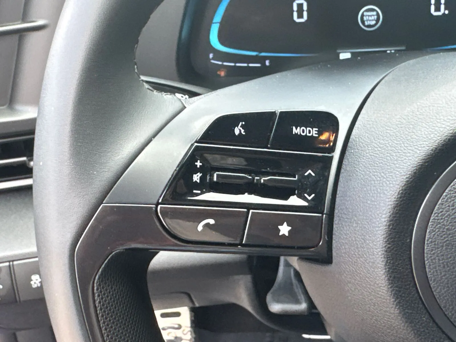 2025 Hyundai Elantra SEL - Photo 25