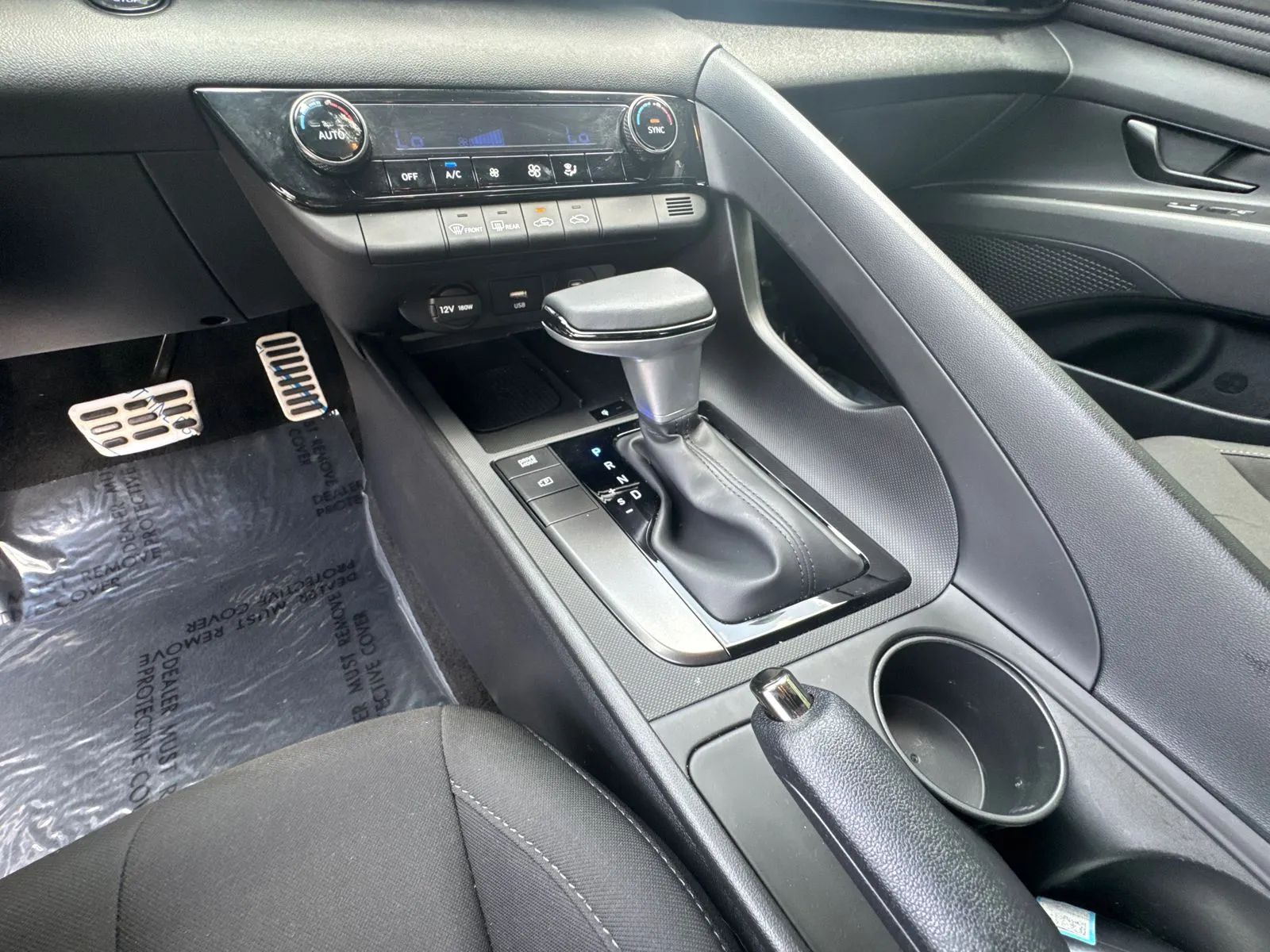 2025 Hyundai Elantra SEL - Photo 30