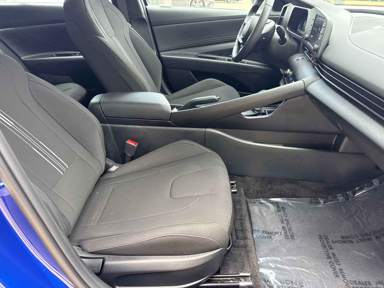 2025 Hyundai Elantra SEL - Photo 13