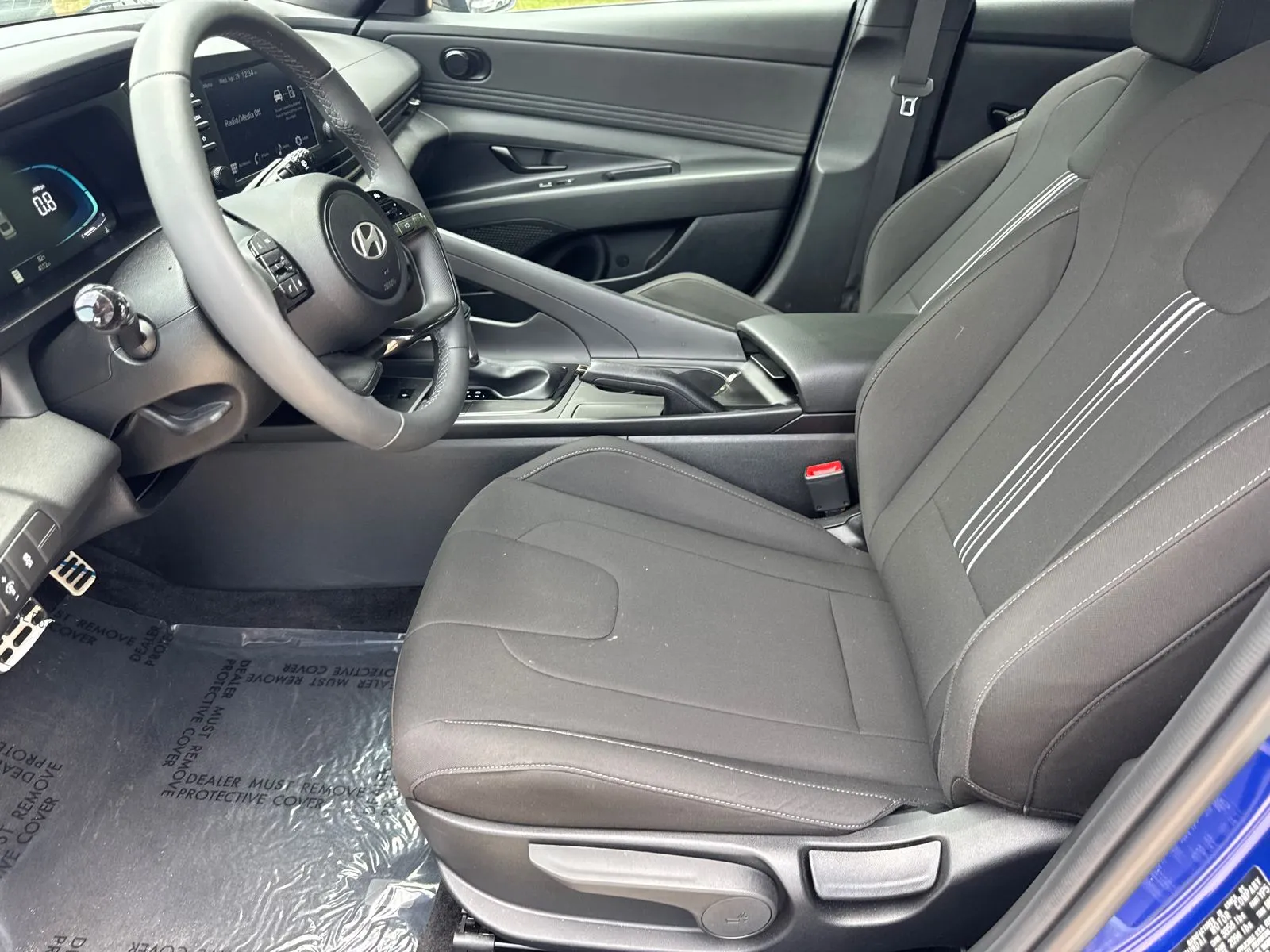 2025 Hyundai Elantra SEL - Photo 9
