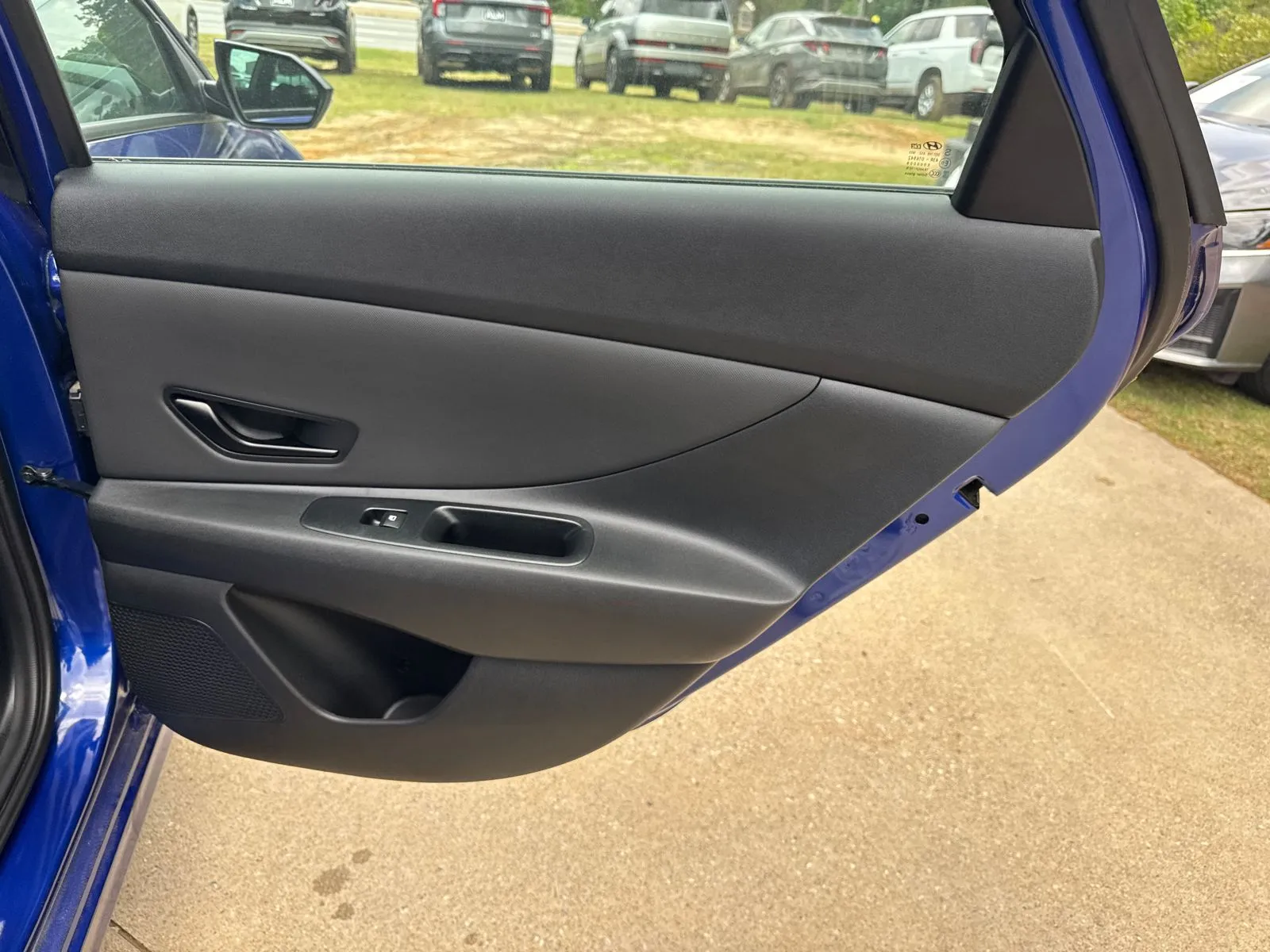 2025 Hyundai Elantra SEL - Photo 16