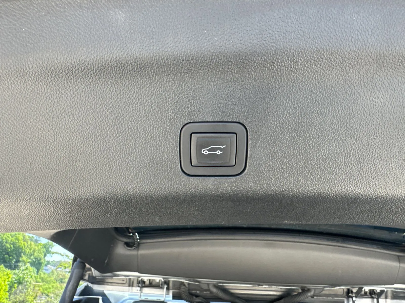 2025 Chevrolet Tahoe LT - Photo 19