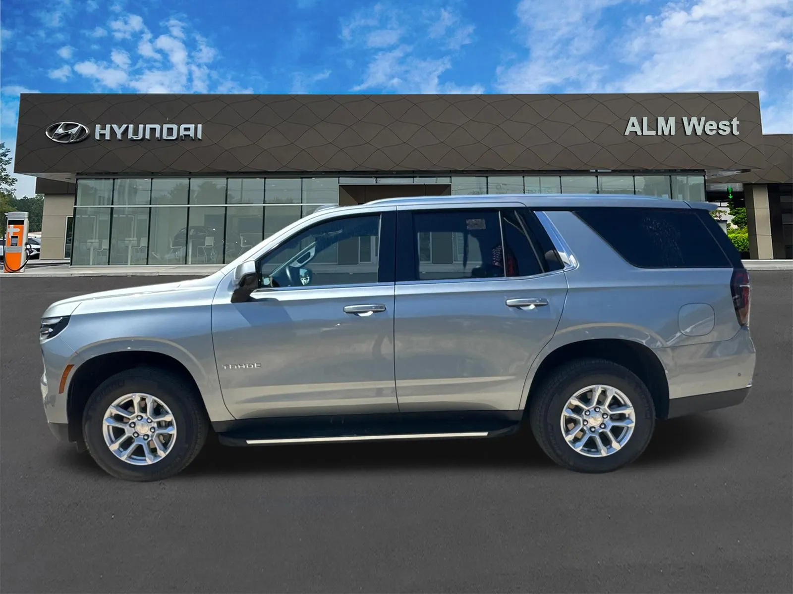 2025 Chevrolet Tahoe LT - Photo 8