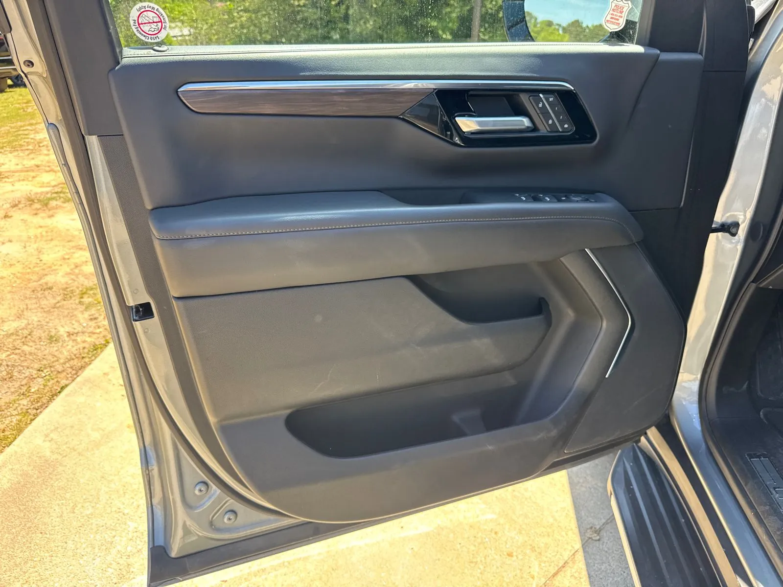 2025 Chevrolet Tahoe LT - Photo 10