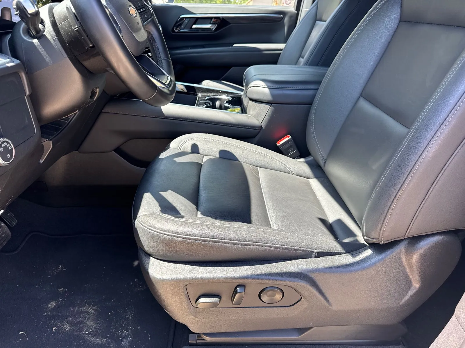 2025 Chevrolet Tahoe LT - Photo 9