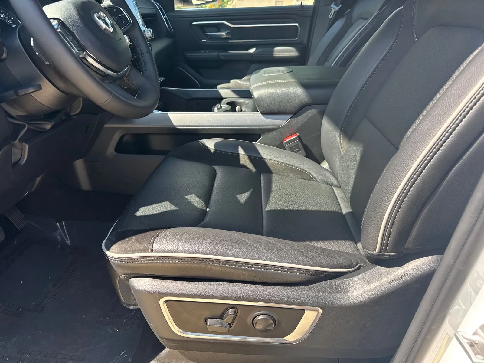 2026 RAM Ram 1500 Pickup Laramie - Photo 9