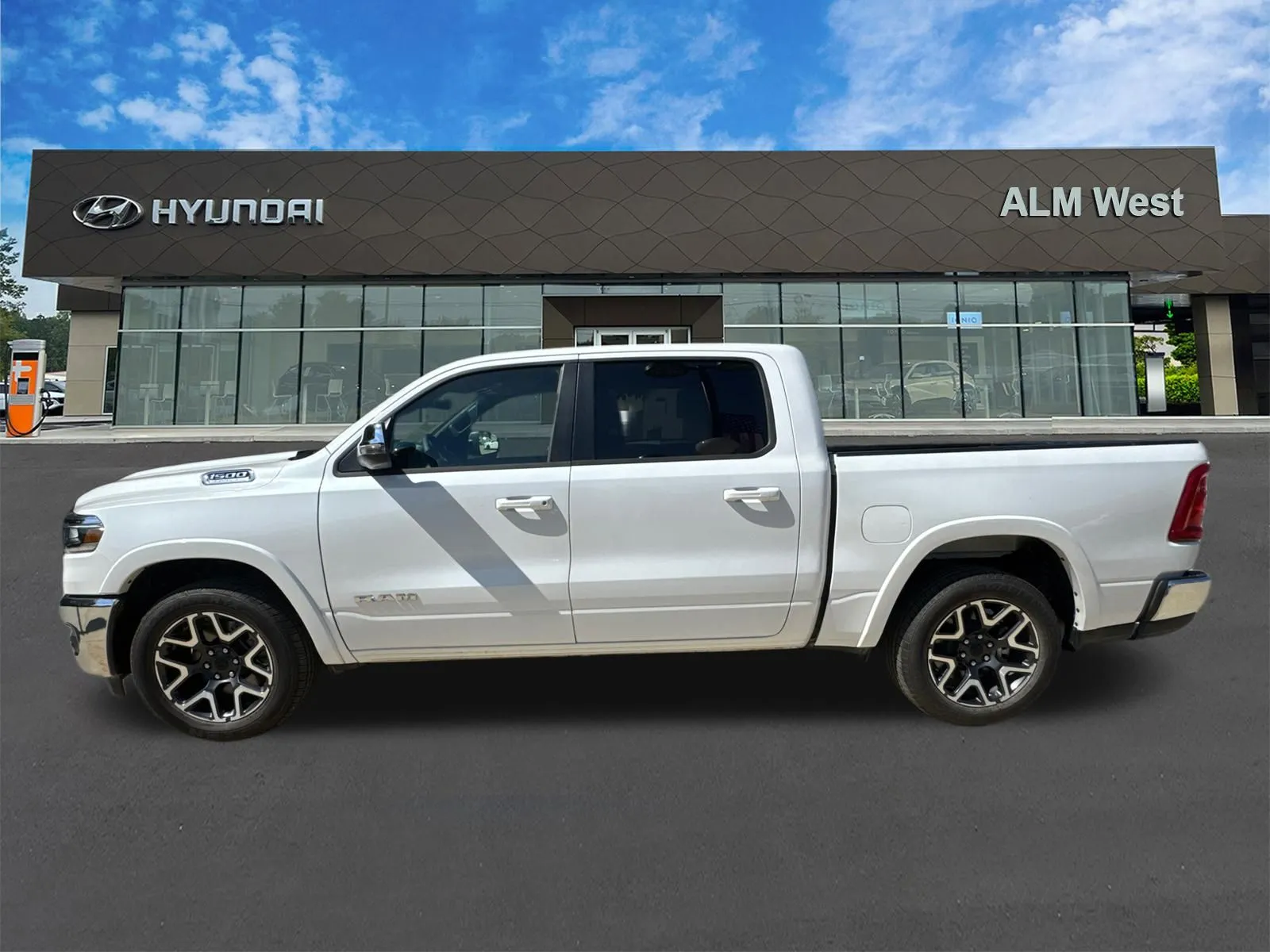 2026 RAM Ram 1500 Pickup Laramie - Photo 8