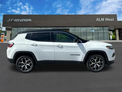 More photos of 2025 Jeep Compass Limited at ALM Hyundai West, GA