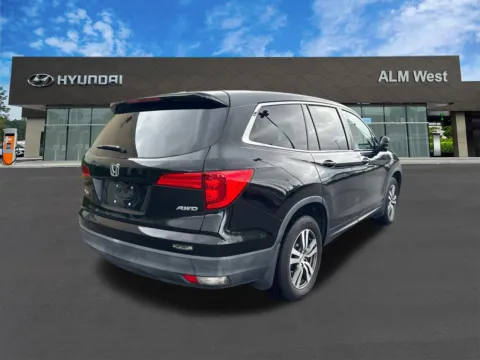 More photos of 2016 Honda Pilot EX-L at ALM Hyundai West, GA