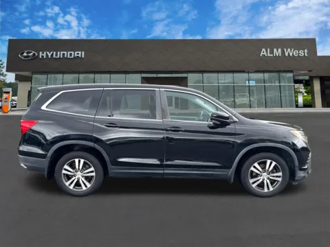 More photos of 2016 Honda Pilot EX-L at ALM Hyundai West, GA