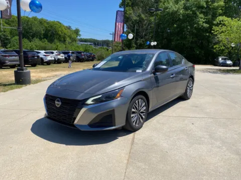 Photos of 2025 Nissan Altima 2.5 SV for sale in Lithia Springs, GA at ALM Hyundai West