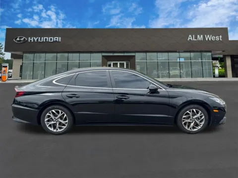 More photos of 2021 Hyundai Sonata SEL at ALM Hyundai West, GA