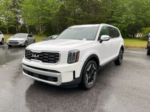 Photos of 2025 Kia Telluride S for sale in Lithia Springs, GA at ALM Hyundai West