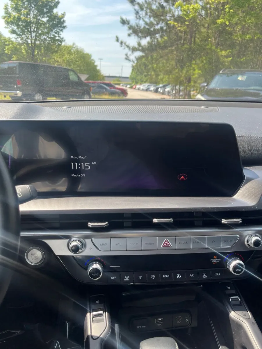 2025 Kia Telluride S - Photo 11