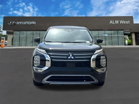 Photos of 2025 Mitsubishi Outlander SE for sale in Lithia Springs, GA at ALM Hyundai West