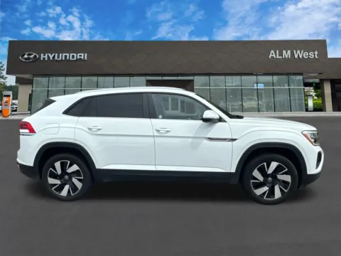 More photos of 2025 Volkswagen Atlas Cross Sport 2.0T SE w/Technology at ALM Hyundai West, GA