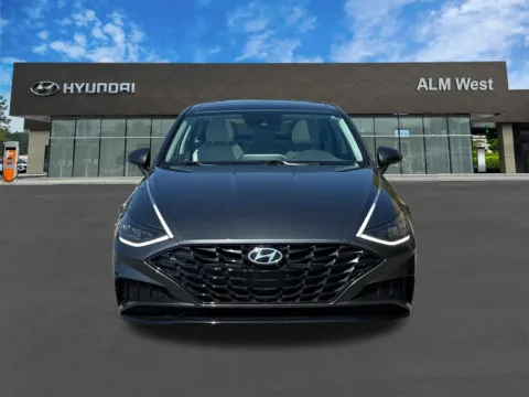 Photos of 2022 Hyundai Sonata SEL for sale in Lithia Springs, GA at ALM Hyundai West