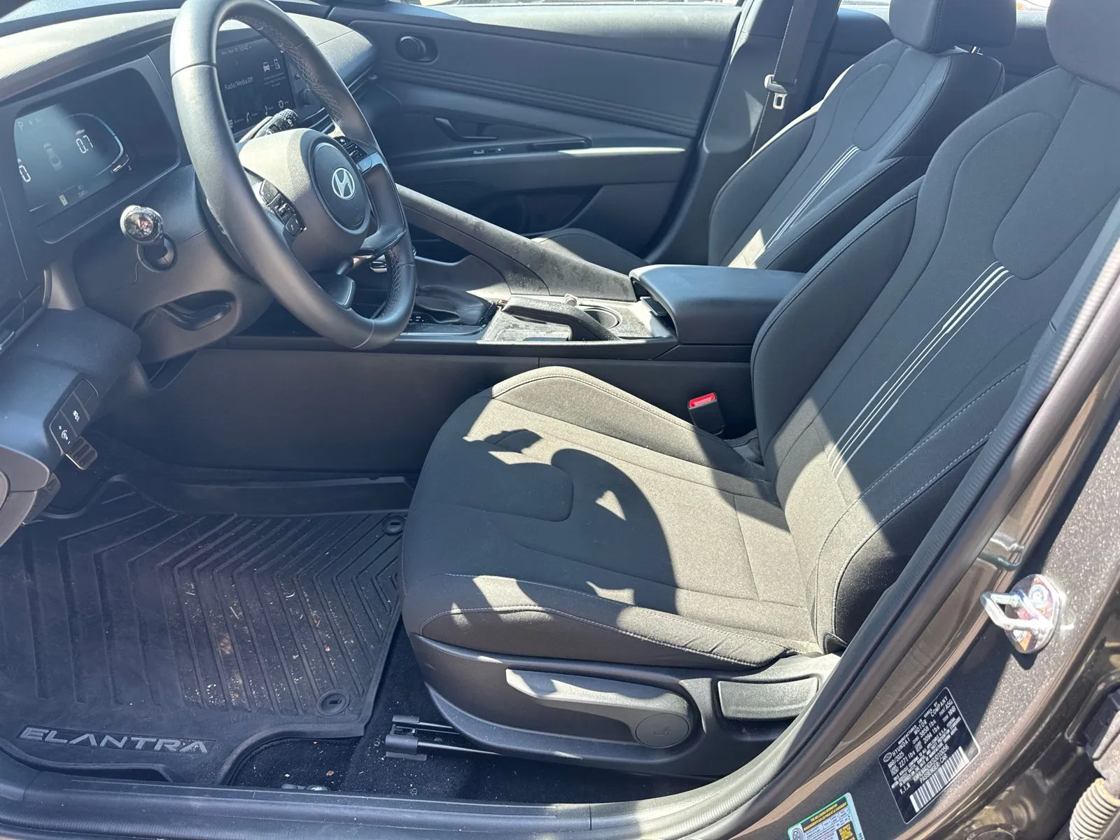 2025 Hyundai Elantra SEL - Photo 9