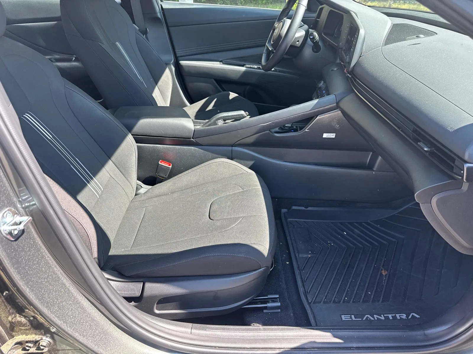2025 Hyundai Elantra SEL - Photo 13