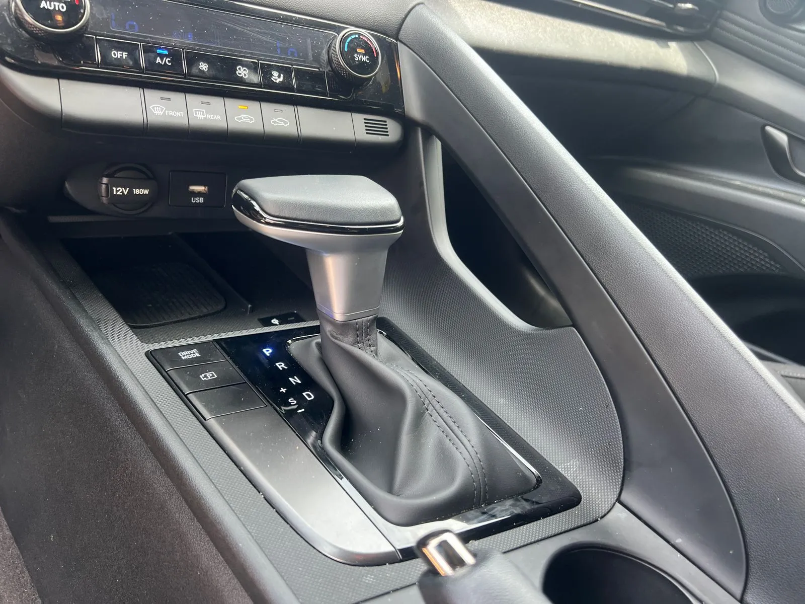 2025 Hyundai Elantra SEL - Photo 31