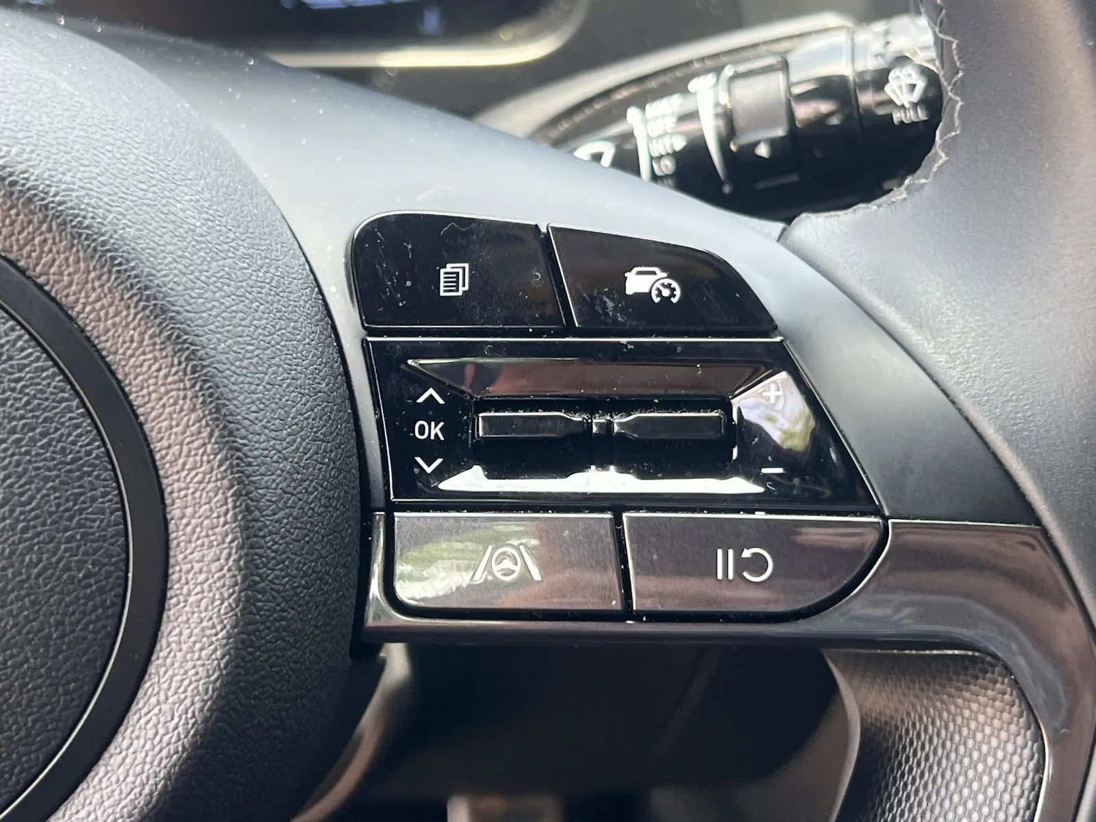 2025 Hyundai Elantra SEL - Photo 24