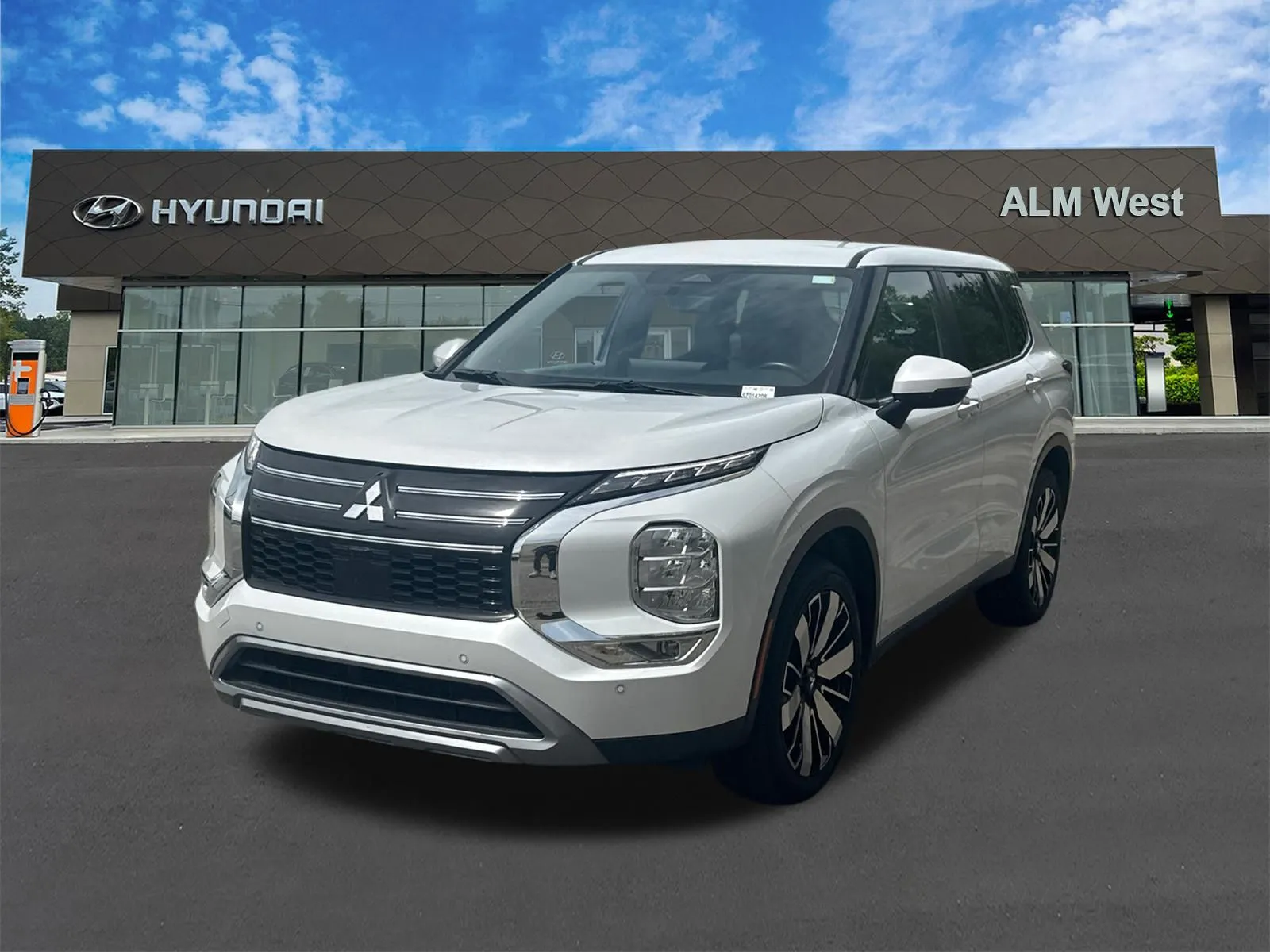 White 2025 Mitsubishi Outlander SE for sale in Lithia Springs, GA