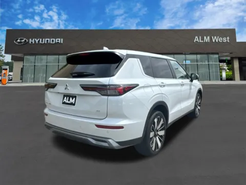 More photos of 2025 Mitsubishi Outlander SE at ALM Hyundai West, GA