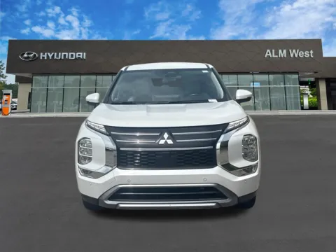 Photos of 2025 Mitsubishi Outlander SE for sale in Lithia Springs, GA at ALM Hyundai West