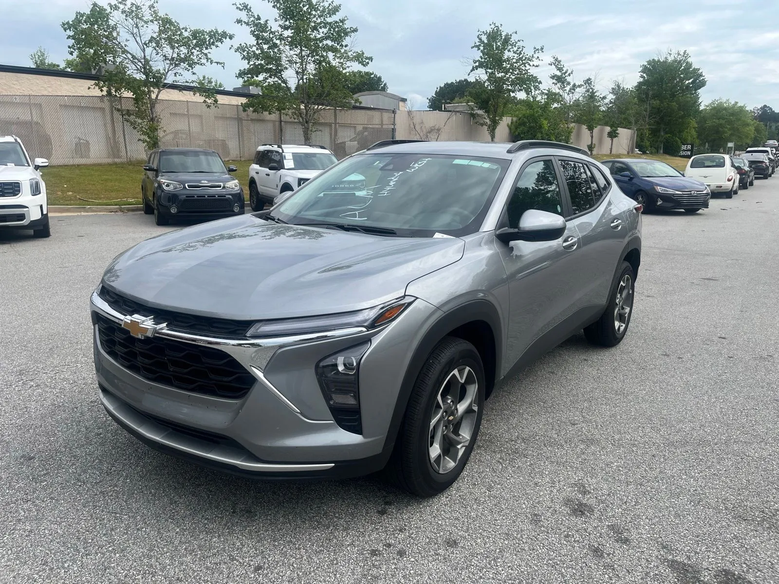 2025 Chevrolet Trax LT's photo