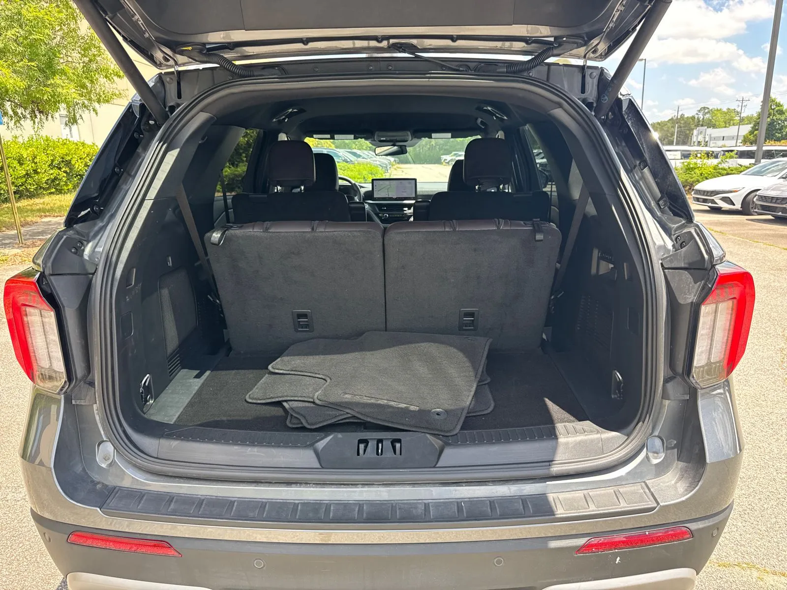 2026 Ford Explorer Platinum - Photo 18