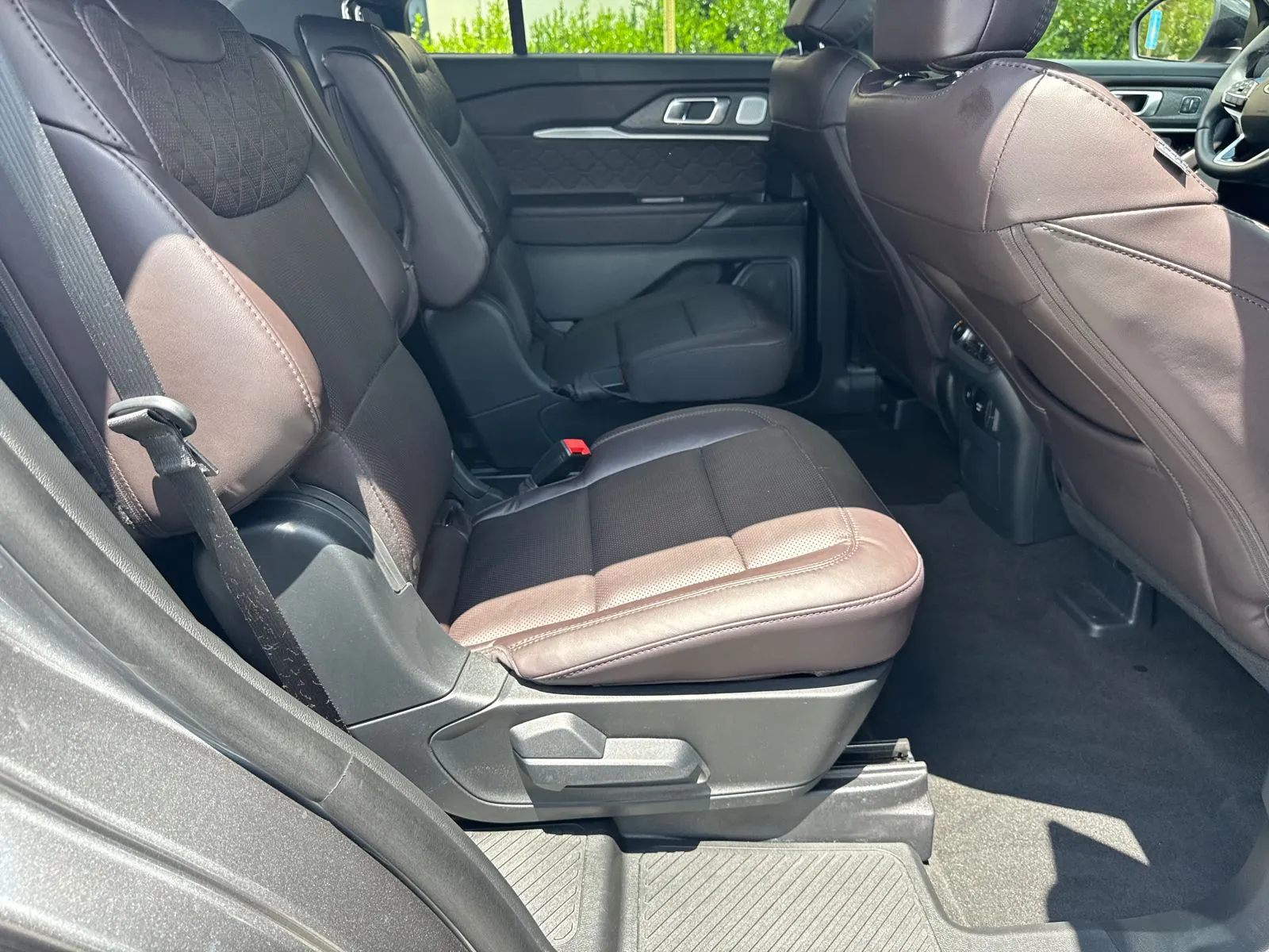2026 Ford Explorer Platinum - Photo 15