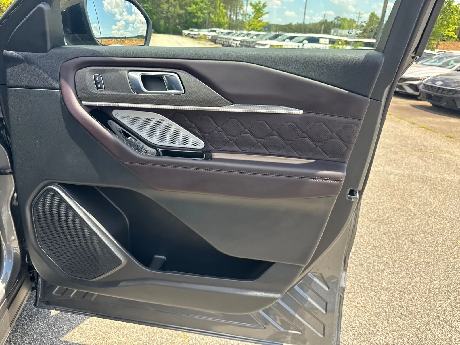 2026 Ford Explorer Platinum - Photo 14